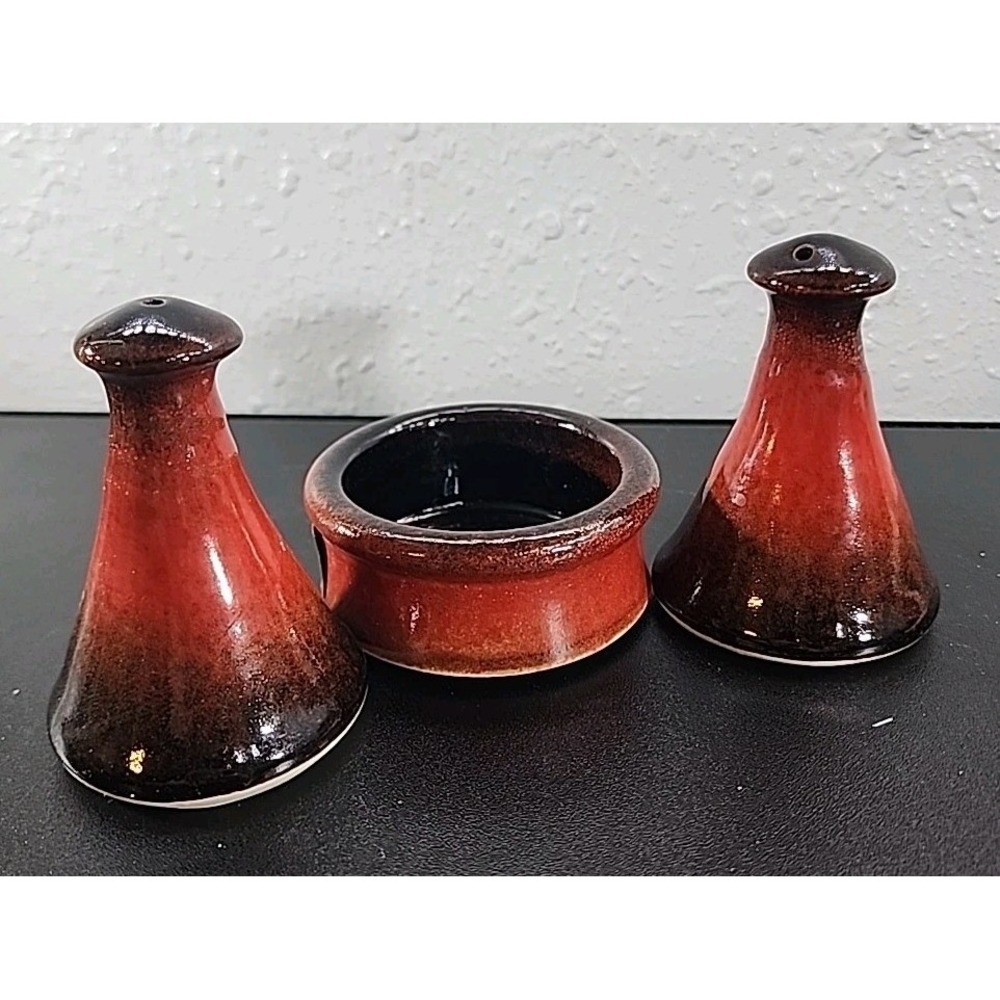 Vtg Louis Mulcahy Pottery Handcrafted Ceramic MCM Cone Salt & Pepper Signed!